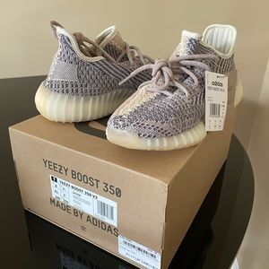 Yeezy Boost 350 V2